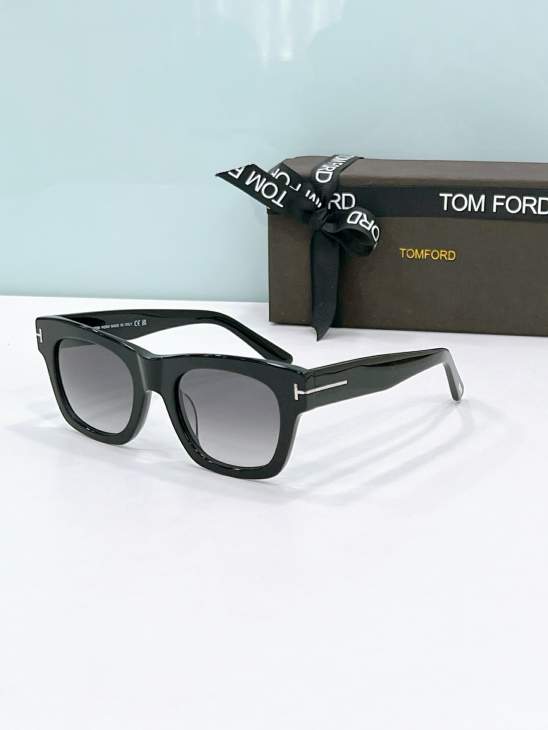 Picture of Tom Ford Sunglasses _SKUfw79120576fw